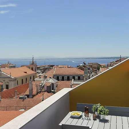 Chiado Trindade | * ליסבון